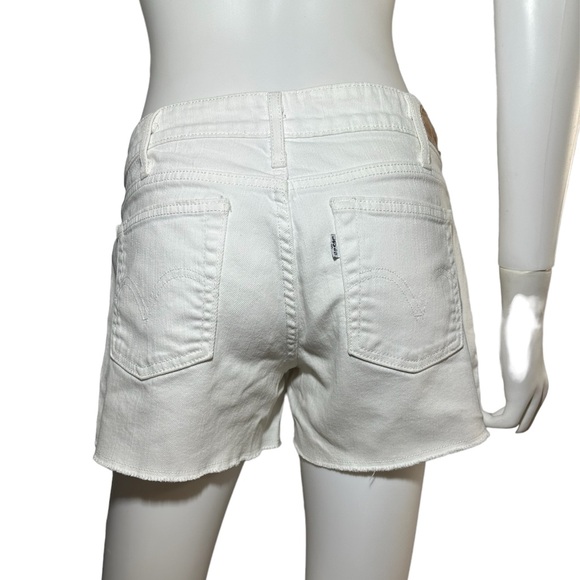 Levi’s | White Tab Shorts - Picture 2 of 11